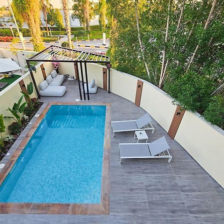 Stunning 4 Bed Villa, Private Pool, Damac Hills Дубай Экстерьер фото