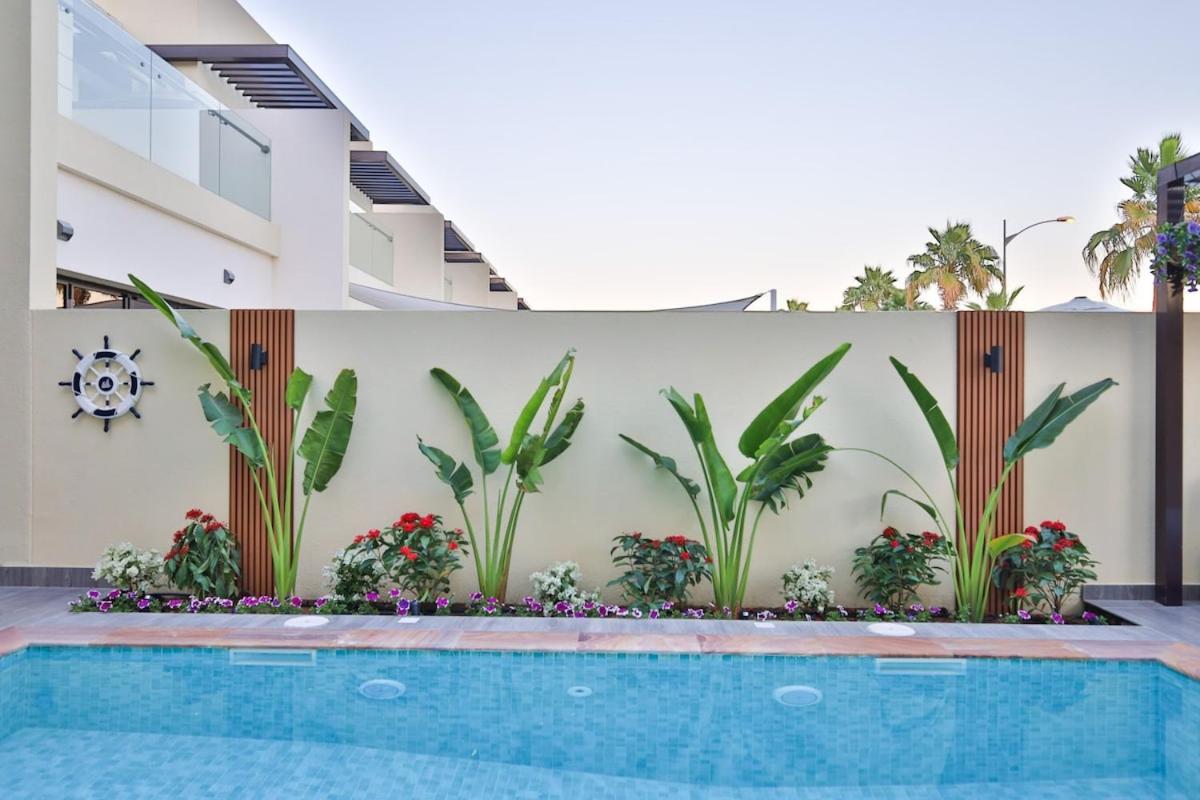 Stunning 4 Bed Villa, Private Pool, Damac Hills Дубай Экстерьер фото