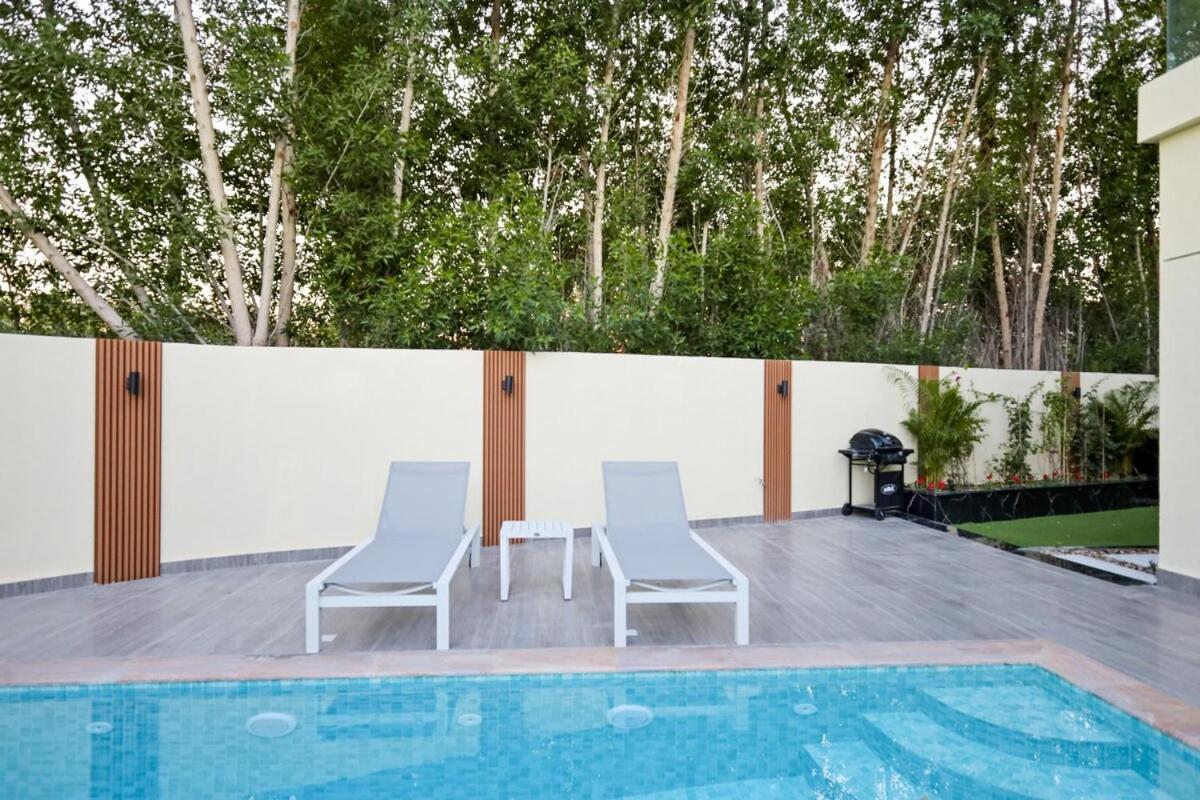 Stunning 4 Bed Villa, Private Pool, Damac Hills Дубай Экстерьер фото